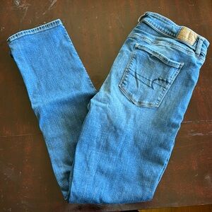American Eagle jeans, small stain on knee as pictured price accordingly